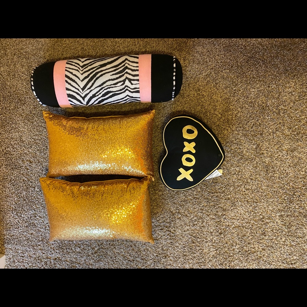 Pillow lot